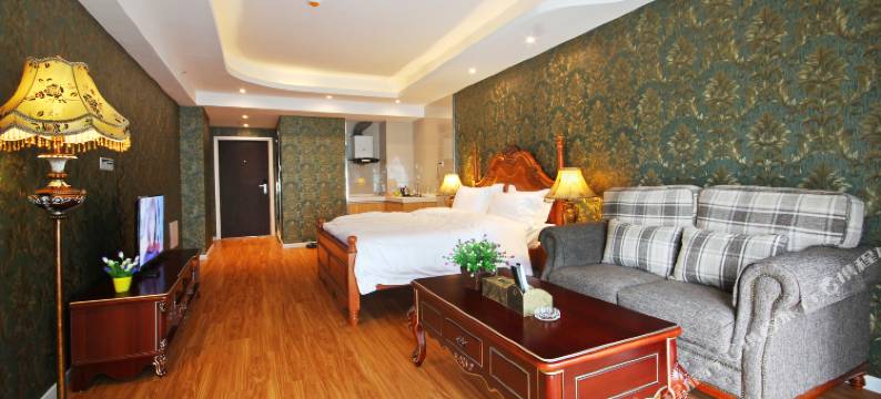 明玉上庭主题公寓(成都环球会展中心店)图片