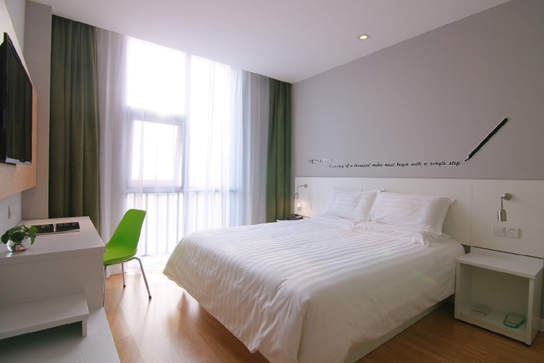 Homeinn Plus Hotel (Suzhou Fenhu Luxin Avenue) Over view