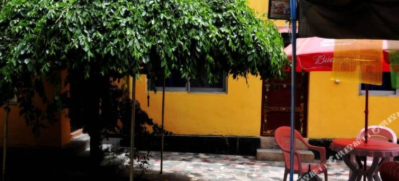 拉萨龙川青年旅舍花园客栈图片