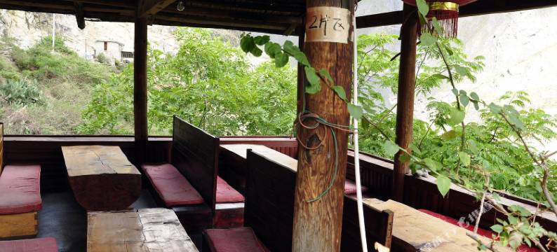 香格里拉虎跳峡山白脸客栈图片