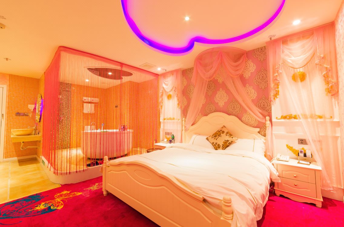 xiangxuehai themed hotel