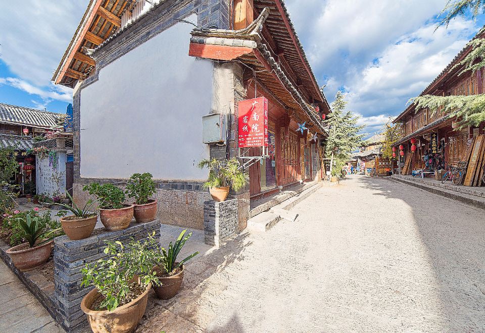 银川松顶岚月酒店宁夏大学店(原凯利莱酒店)外景图