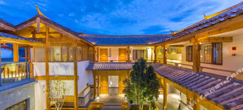 丽江古城君安达观景度假庭院图片