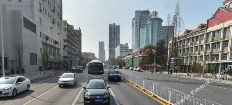 左邻宾馆(黄鹤楼武汉大学人民医院店)图片