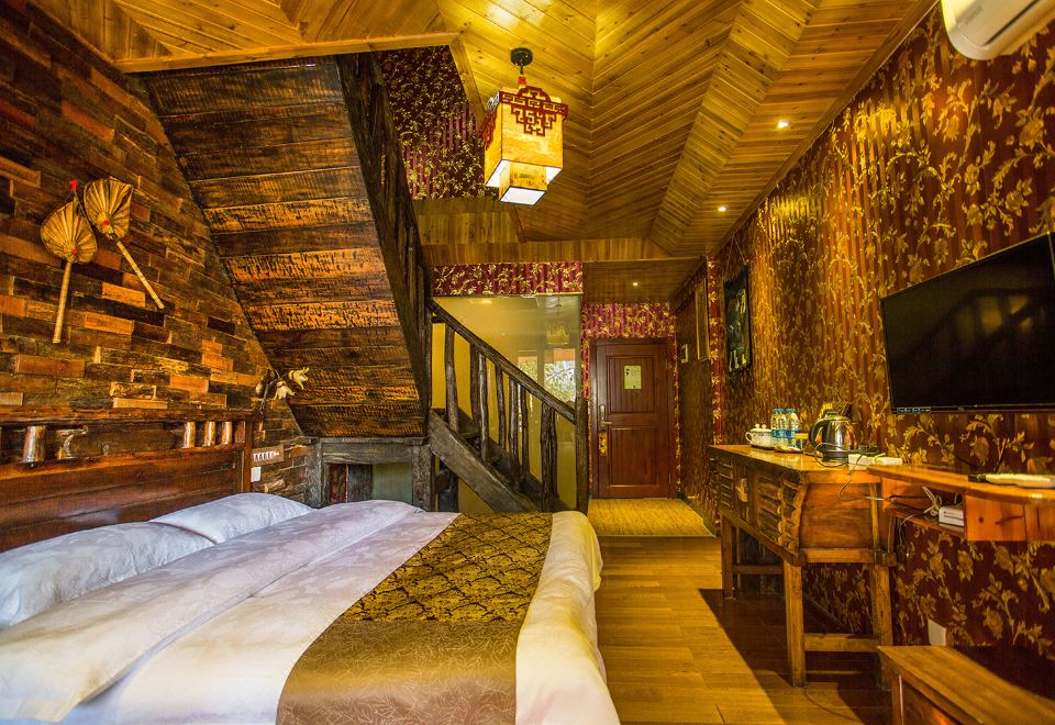 Fengweizhu Inn Hotel Overview