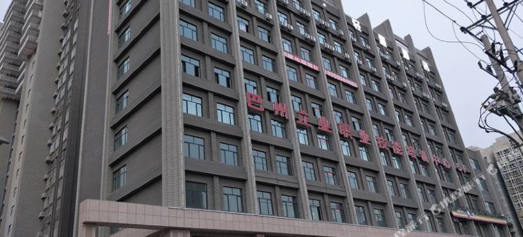 希岸·轻雅酒店(库尔勒香梨大道美食街店)图片