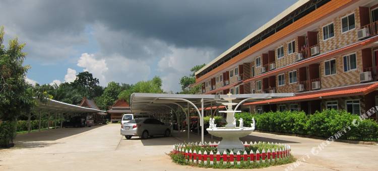 班邦拉克公寓(Baan Bangrak Residence)图片