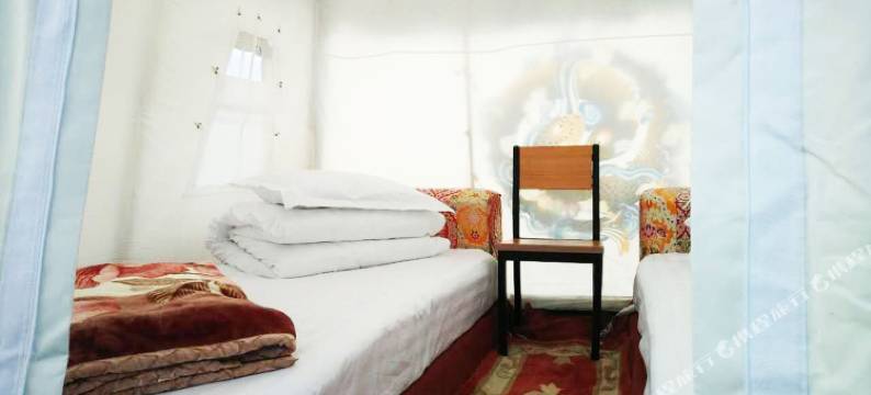 青海湖天边牧人帐篷宾馆图片