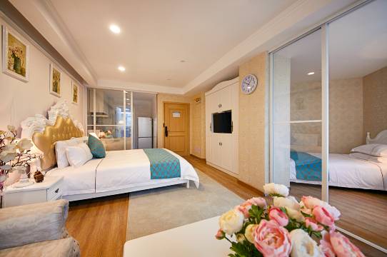 哈噜HOUSE轻奢公寓(宁波海洋世界店)