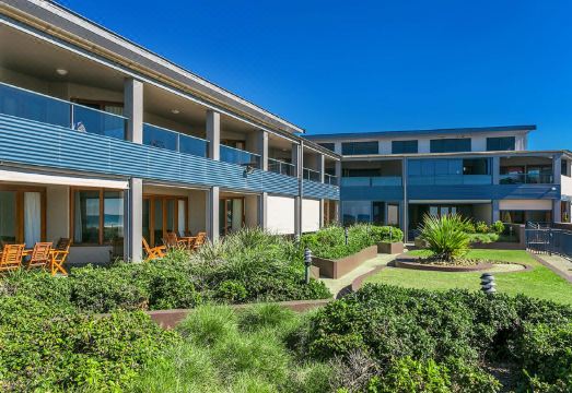 Lennox Holiday Apartments Hotel Overview