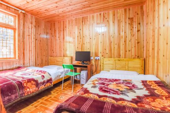 海螺沟桃园温泉农家客栈