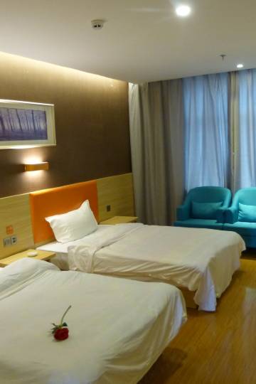 德令哈滨河路社区老年活动室附近酒店,德令哈酒店预订查询,德令哈宾馆