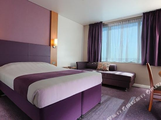 迪拜国际机场T3航站楼(抵达厅3号免税店)