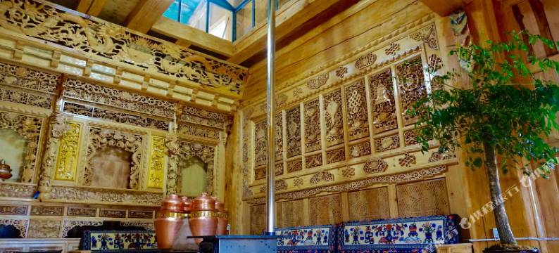 香格里拉嘎日宗艺庄园图片