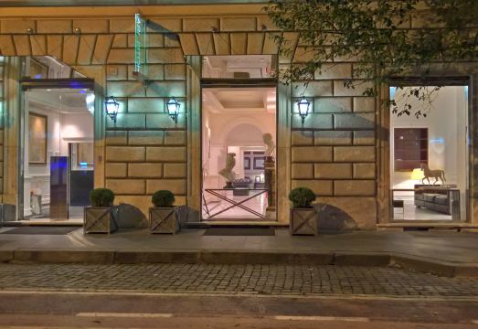 Hotel Isa Hotel Overview