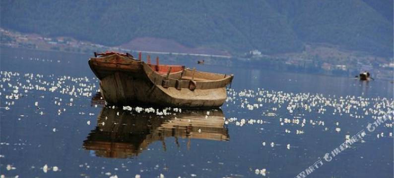 泸沽湖湖光山舍客栈图片