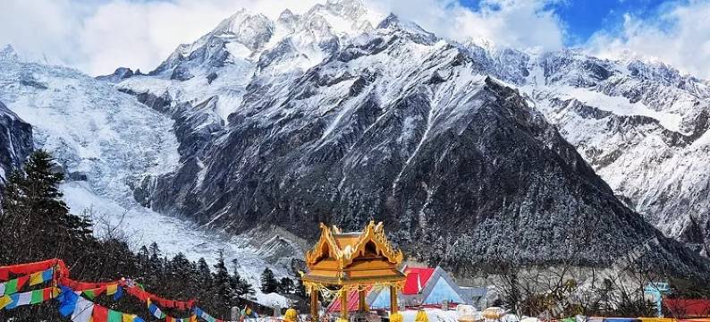 海螺沟川渝印象假日风情酒店图片