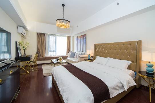 蓝湾酒店(楚河汉街地铁站SKP店)