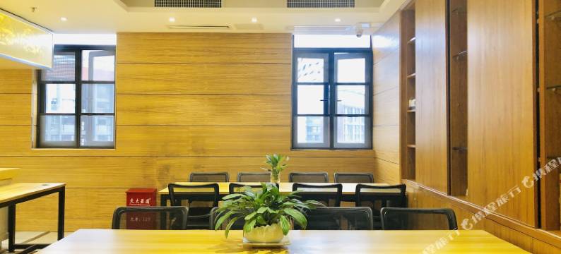 云上酒店(贵阳高铁北站店)图片