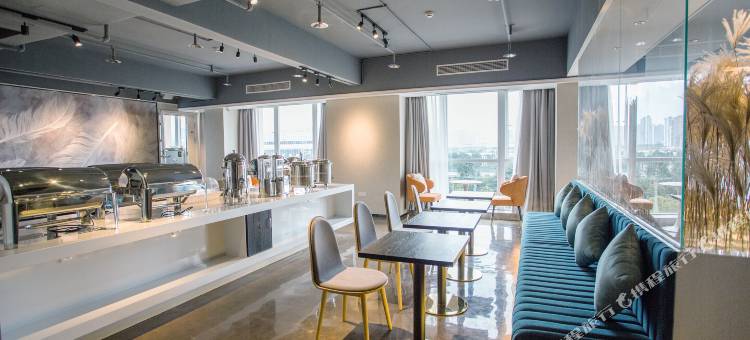 十郦凰酒店(重庆西站二郎地铁站店)图片