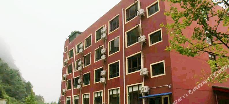 西岭雪山龙池度假山庄图片