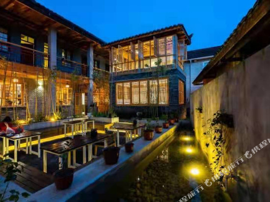 万邦书舍民宿(留坝老街店)