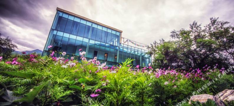 米林听风看水玻璃盒子别墅图片