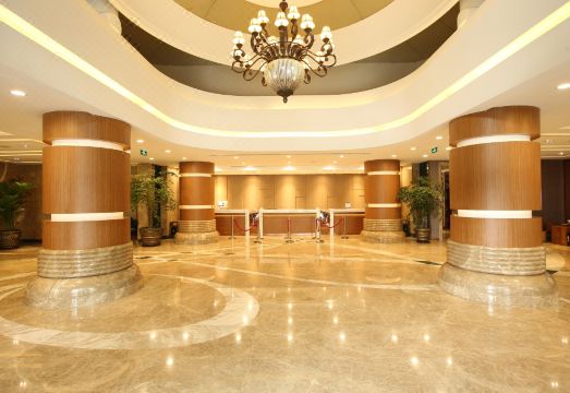 浦东辅特酒店（歇浦路地铁站店）外景图