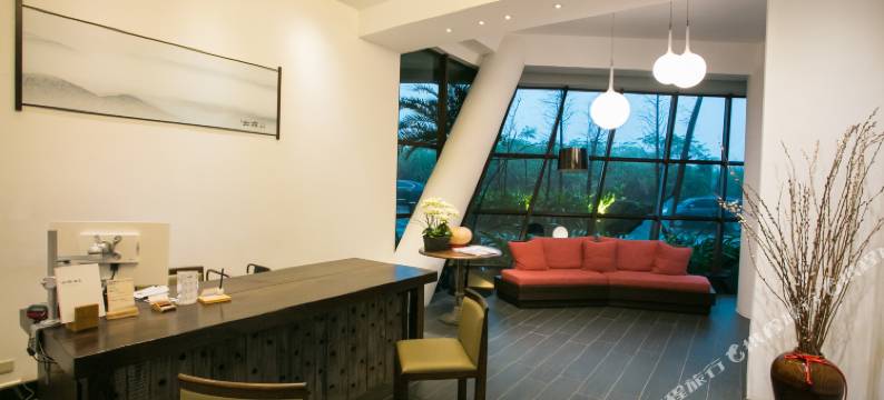 新北阳明山出雾温泉图片