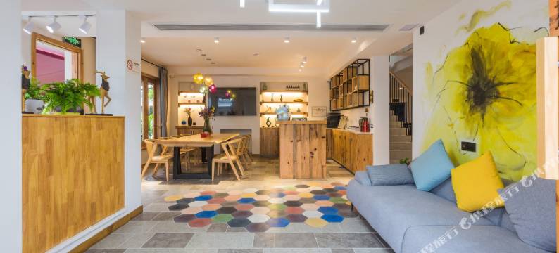 杭州毕竟西湖民宿(雷峰塔花港观鱼店)图片