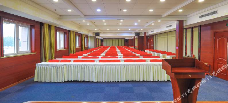 易县兰宝时尚四季酒店图片