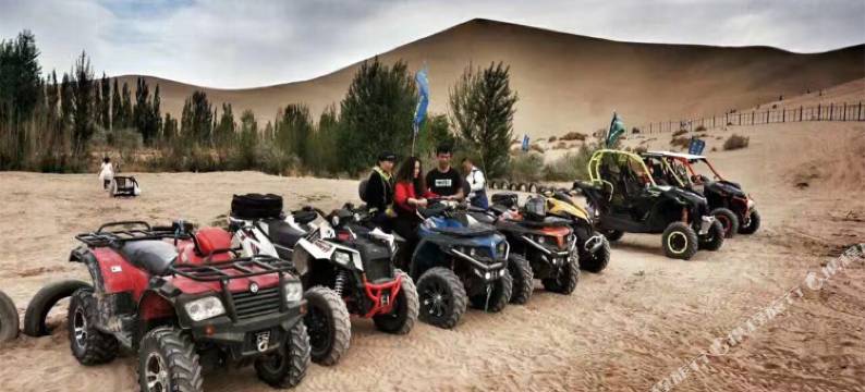 敦煌沙哩哇沙漠露营基地图片