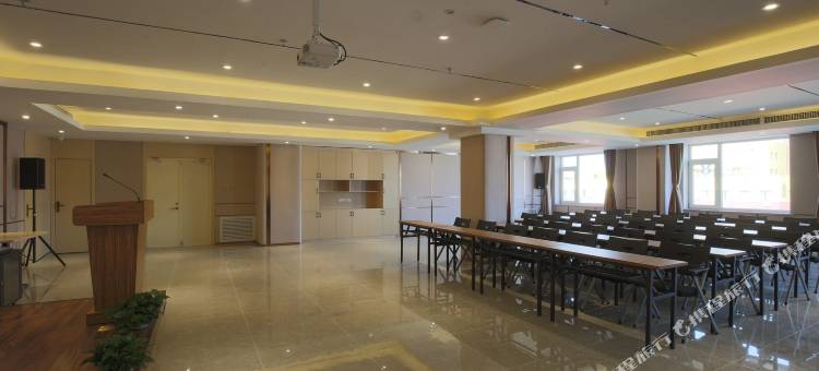 麗枫酒店(长春航空大学繁荣路地铁站店)图片