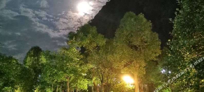 英德岚山湖逸闲居别墅图片