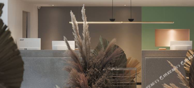 来住酒店(洪崖洞码头嘉陵江滨江路店)图片