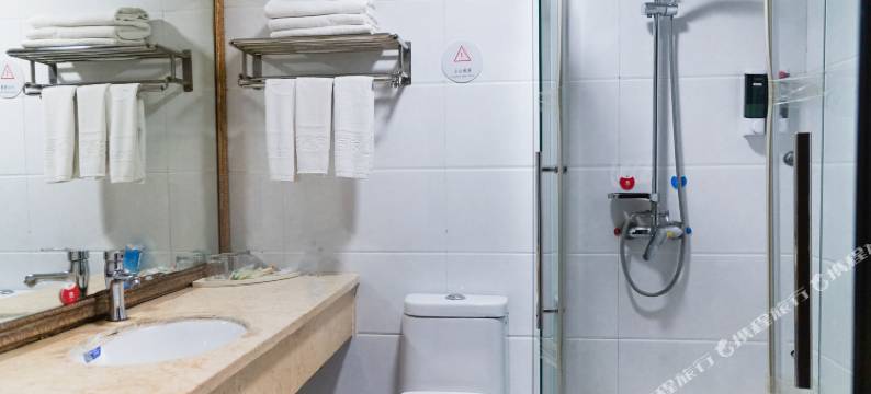 乌鲁木齐金色家园宾馆(通汇二手车交易市场店)图片