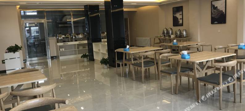 扎赉特旗吉地商务宾馆(音德尔汽车站店)图片