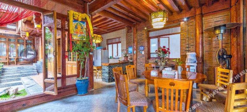 丽江束河蜗牛客栈图片