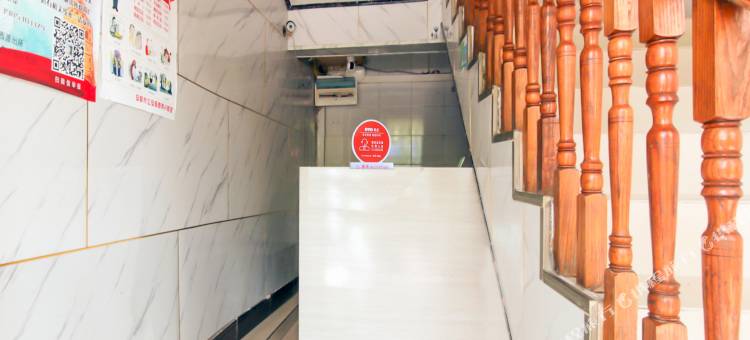 OYO安顺青瑞宾馆图片