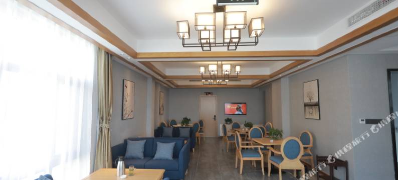 微客布景酒店(绵阳火车站园艺山店)图片