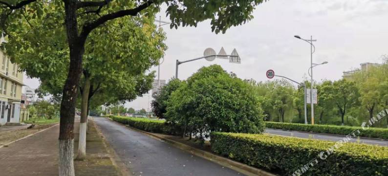 屋顶花苑酒店图片