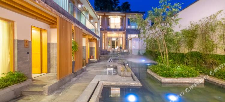 花筑·云边温泉艺宿(腾冲和顺古镇店)图片