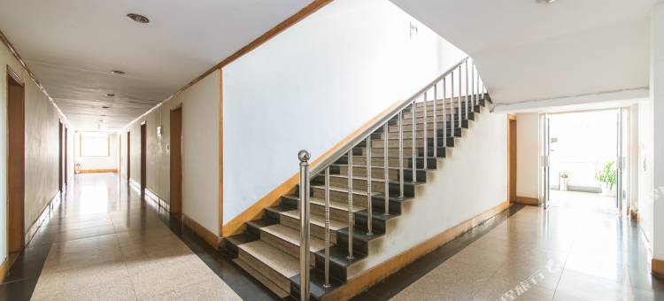 OYO青岛黄海宾馆图片