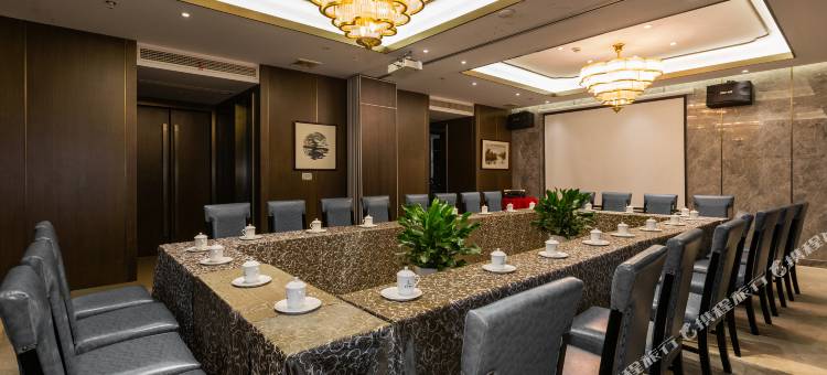 湖州华亭宾馆(衣裳街爱山银泰城店)图片