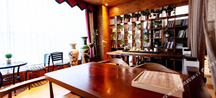 新乡全城热恋主题花园酒店图片
