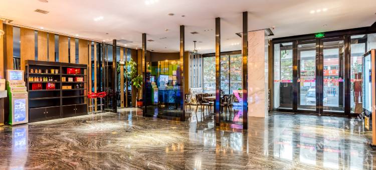 潮漫酒店(哈尔滨中央大街步行街公路大桥地铁站店)图片