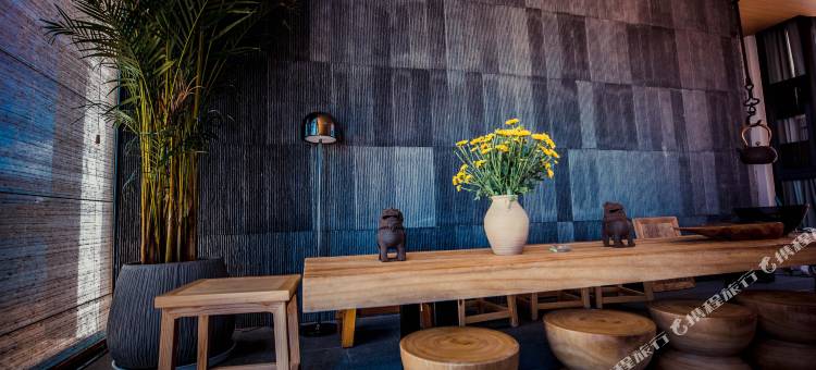 大理双廊半月拖蓝水景雅院图片