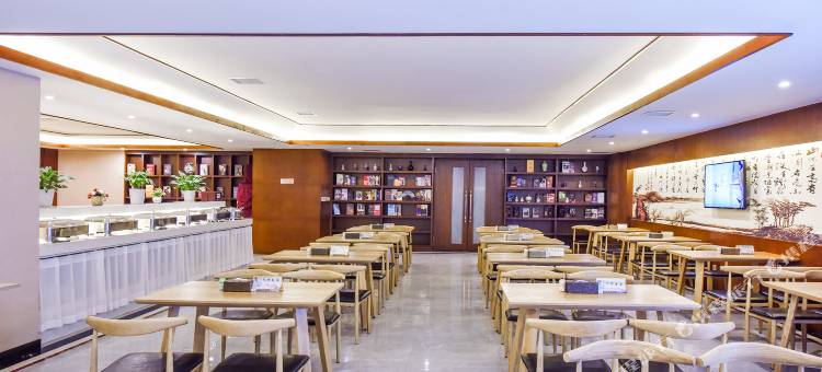 柏曼酒店(贵阳观山湖公园林城西路地铁站店)图片