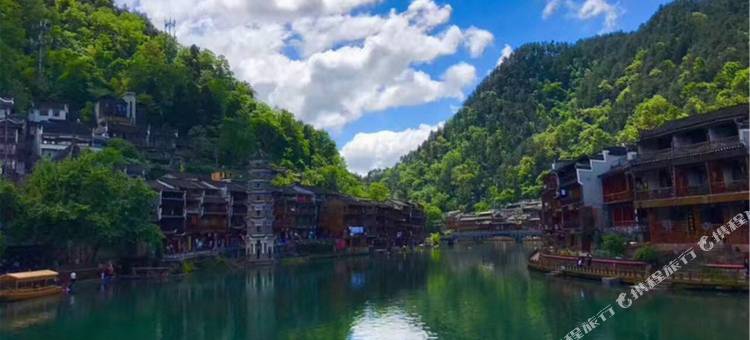 十二间房民宿(凤凰古城店)图片