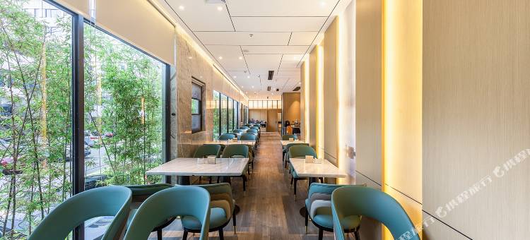 长沙IFS国金中心芙蓉广场亚朵酒店图片